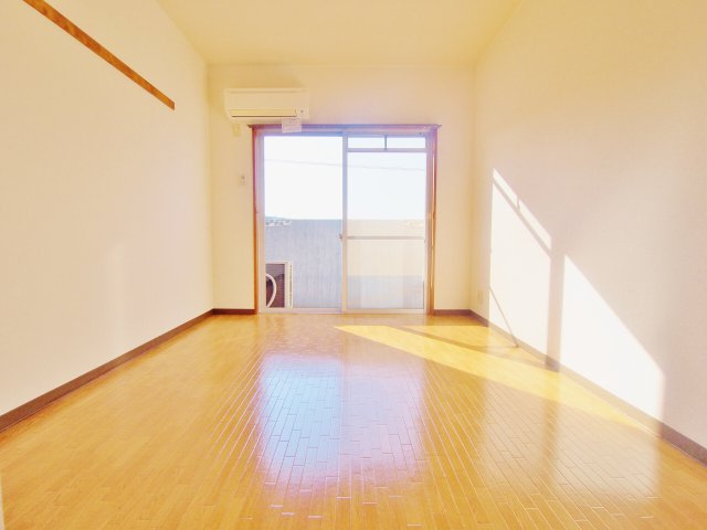 ドラゴーン金原の居間・リビング