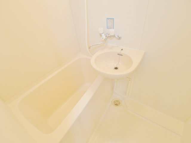 ドラゴーン金原の浴室