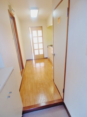 ドラゴーン金原の玄関