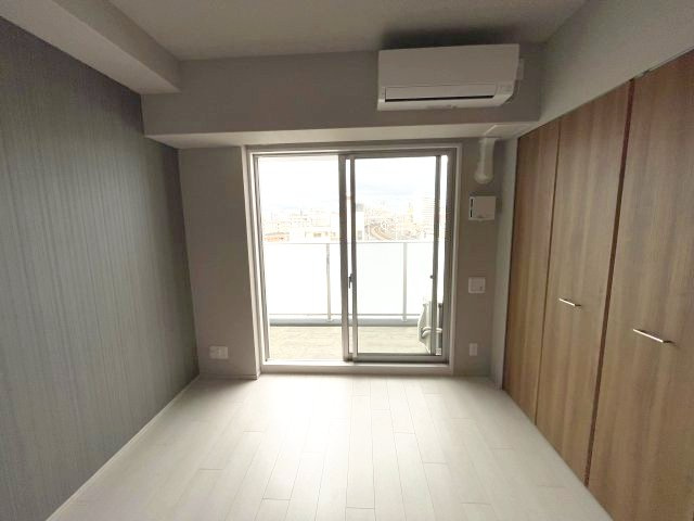 スプランディッド新大阪EASTの洋室