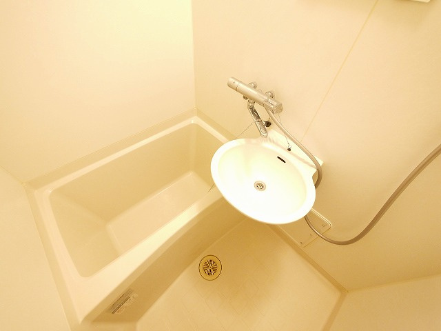 レオパレスコスモの浴室|日々の暮らしに欠かせないお風呂です