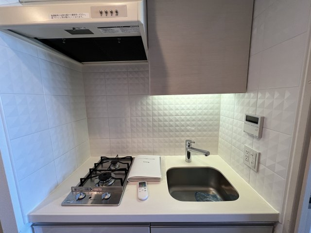 白が綺麗で奥行きのあるキッチンです！