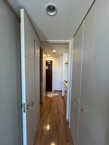 廊下の収納は大きいです！