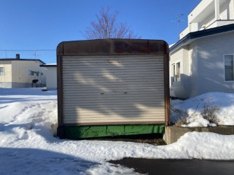 網走市駒場南２丁目４５番２０中古住宅の駐車場