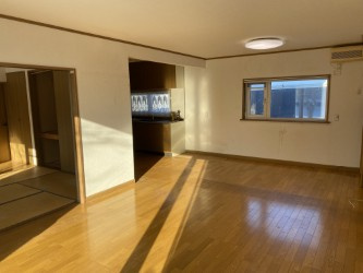 【値下げ】網走市駒場南２丁目４５番２０中古住宅の居間・リビング
