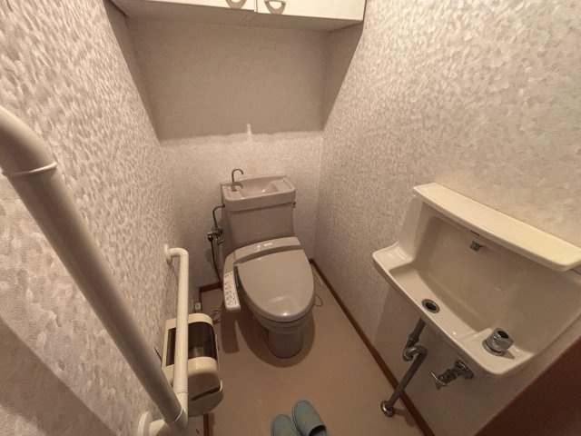 西七条市部町住居付き事務所のトイレ