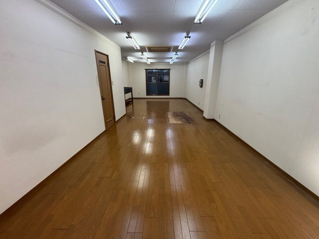 西七条市部町住居付き事務所の内装