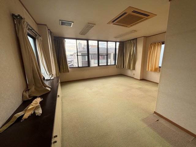 西七条市部町住居付き事務所の内装