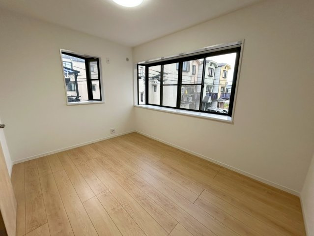 久我御旅町の洋室