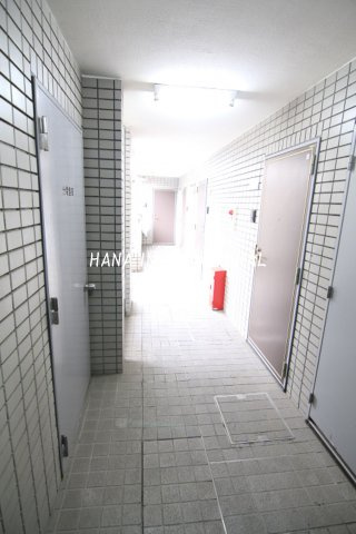 大成ルームズのエントランス