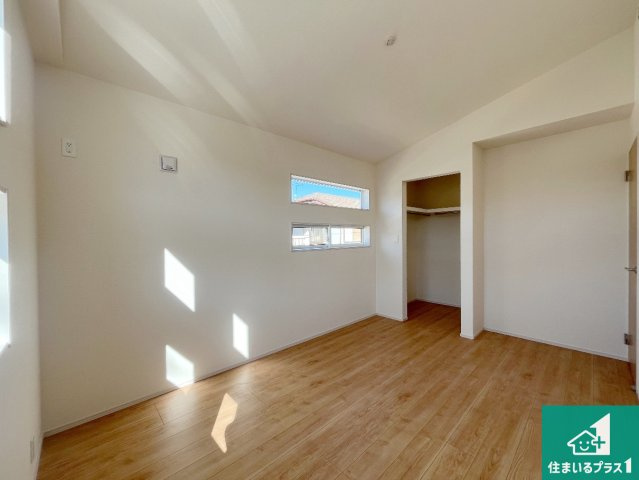 加古川市尾上町長田　新築一戸建ての洋室|シンプルな洋室は、自分好みのインテリアが楽しめます♪ご家族とインテリアや家具を選びに行くのは新築購入時の醍醐味の一つです。ぜひお楽しみください♪