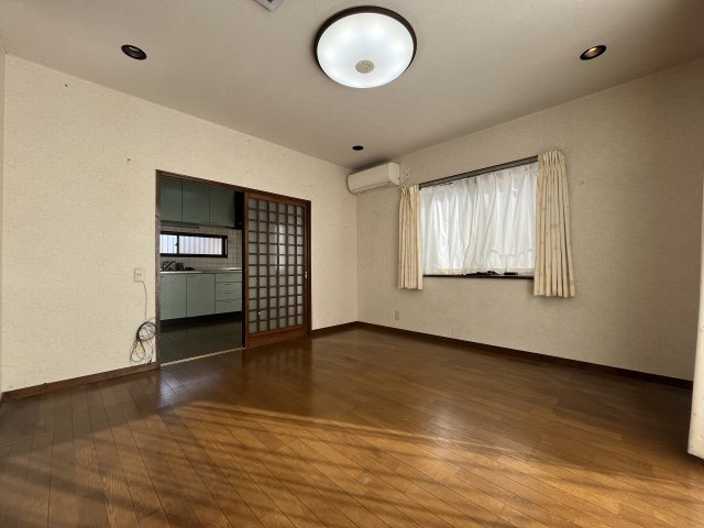 【居間・リビング】 | 深谷市普済寺　中古戸建