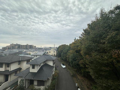  | バルコニーからは閑静な住宅街… 