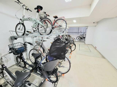  | 屋内駐輪場は２段ラック式とな… 