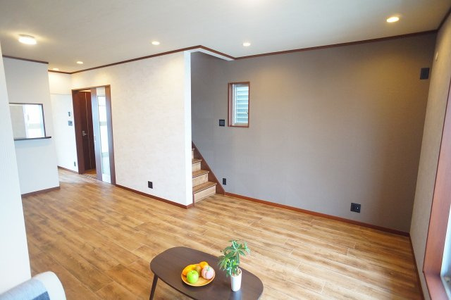 【居間・リビング】 | 東大阪市花園西町1丁目 | 【LDK：17帖】