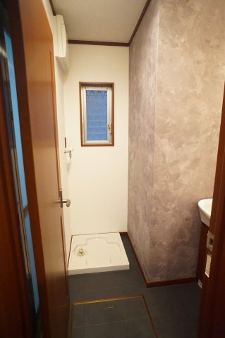 【ランドリースペース】 | 東大阪市花園西町1丁目 | 洗面＆ランドリー室に床下収納付きです♪