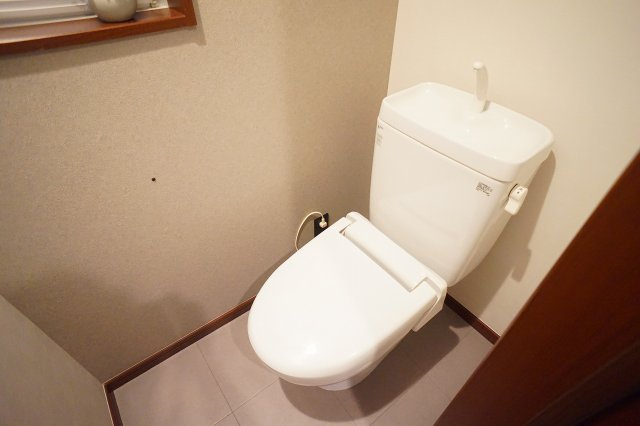 【トイレ】 | 東大阪市花園西町1丁目 | トイレは1階と2階の2ヶ所に完備です♪こちらは1階のトイレです☆