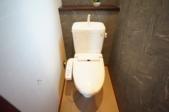 【トイレ】 | 東大阪市花園西町1丁目 | 2階のシャワートイレです☆