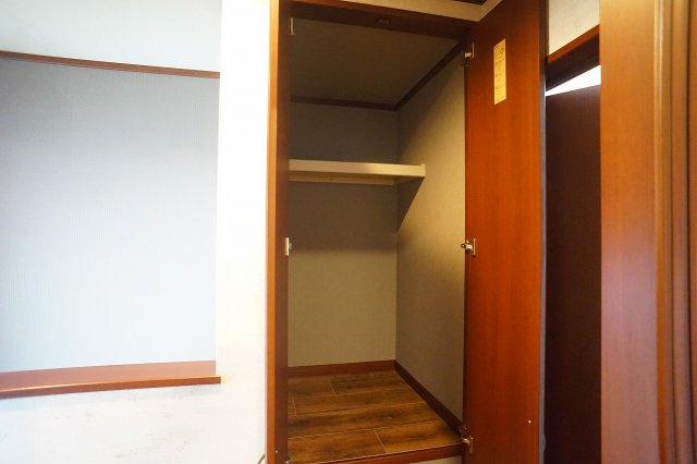 【収納】 | 東大阪市花園西町1丁目 | 3階、廊下にある階段上の収納です♪