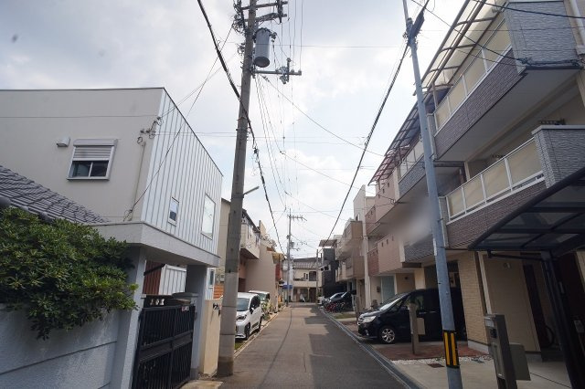 【前面道路含む現地写真】 | 東大阪市花園西町1丁目 | 【前面道路：幅員4ｍ】