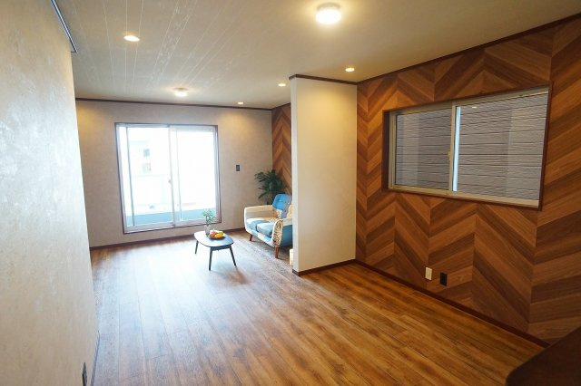 【居間・リビング】 | 東大阪市花園西町1丁目 | 【LDK：17帖】