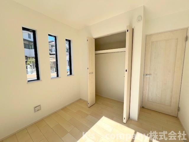 藤沢市辻堂元町2丁目　新築戸建　A号棟の収納|洋室4.5帖の収納スペース◇