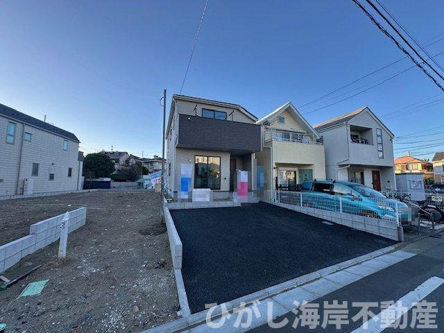 藤沢市片瀬５丁目　新築戸建　全３棟の前面道路含む現地写真|現地外観