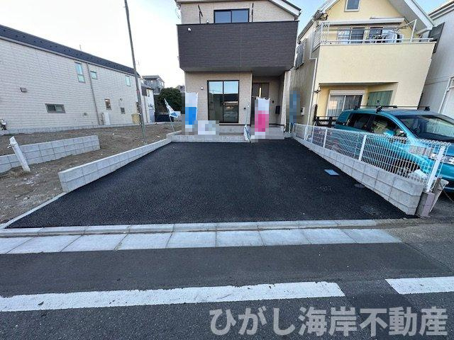 藤沢市片瀬５丁目　新築戸建　全３棟の駐車場|駐車スペース