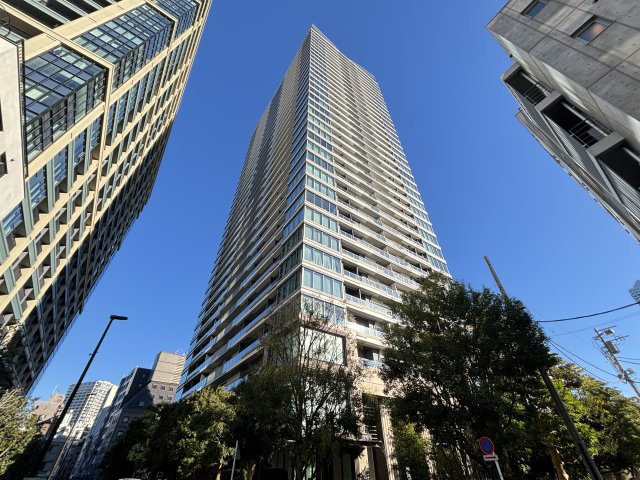 パークシティ中央湊ザタワーの外観