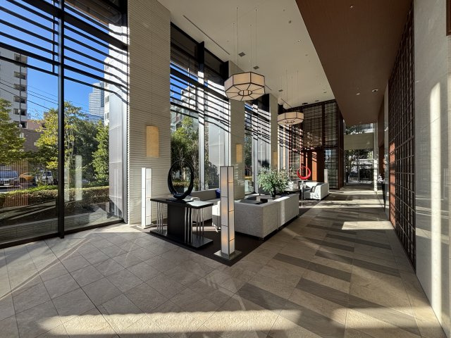 パークシティ中央湊ザタワーのエントランス