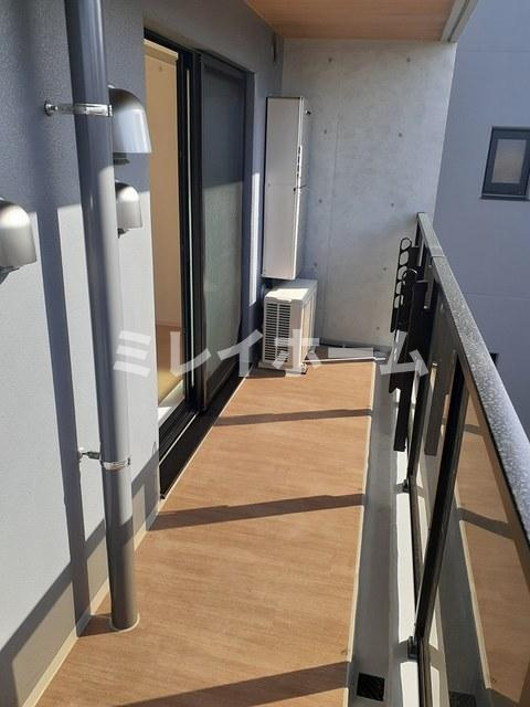 ウエストシックスのバルコニー