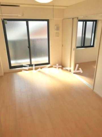 ウエストシックスの居間・リビング