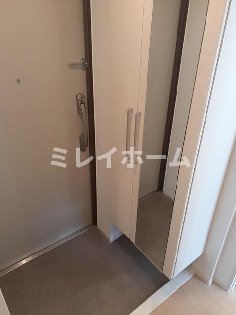 ウエストシックスの玄関