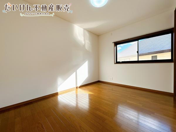 加古川市加古川町稲屋の中古一戸建の洋室