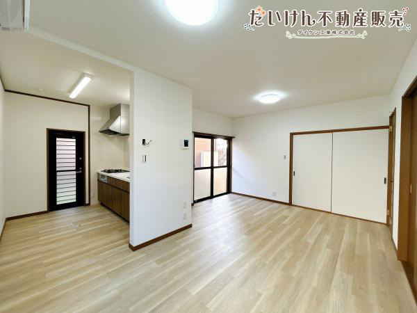 加古川市加古川町稲屋の中古一戸建の居間・リビング
