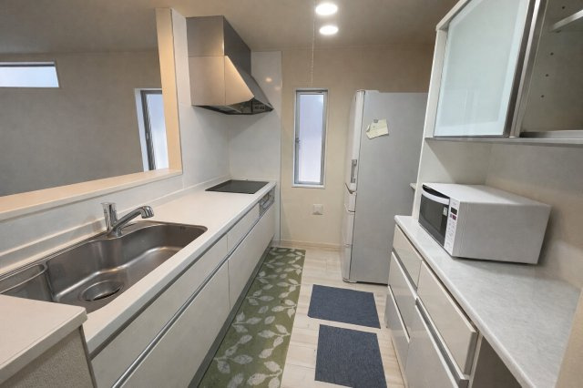 さいたま市緑区宮本2丁目　中古戸建　のキッチン|お料理しやすいキッチンです。※一部CG加工されております