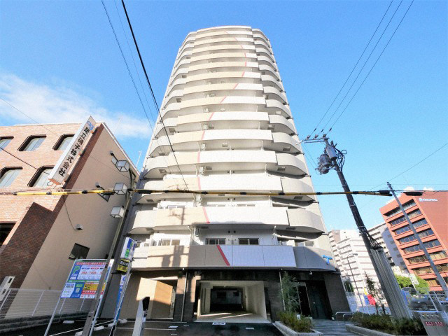 セレニテ難波プリエの外観