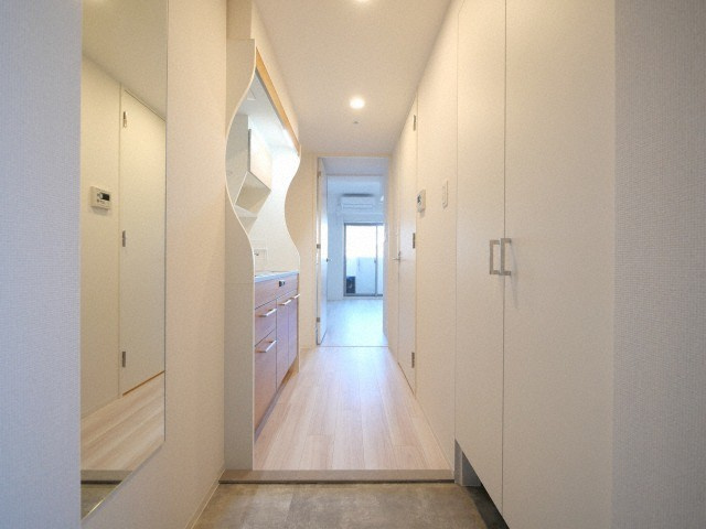 セレニテ難波プリエの玄関