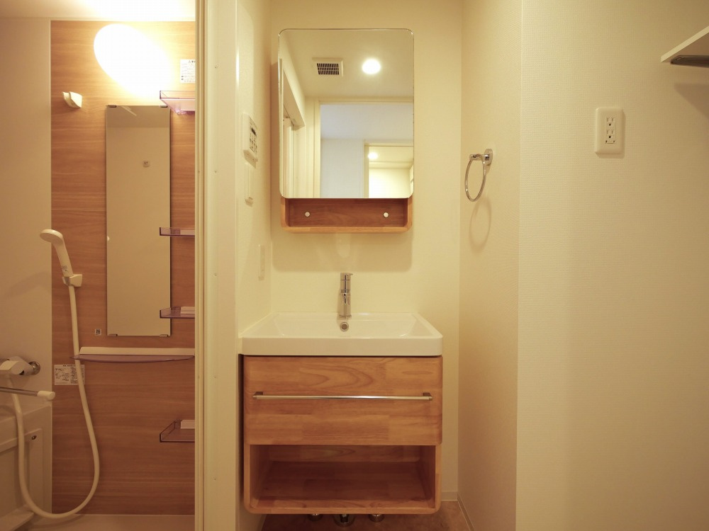 セレニテ難波プリエの独立洗面台