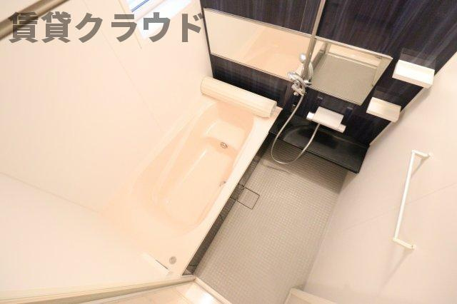 M.A.D　IIの浴室|足を伸ばして入れる一坪風呂です！窓もあって寒気も◎！