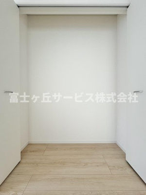 【収納】 | 静岡市清水区押切 7期 新築一戸建て | リビングにある収納です