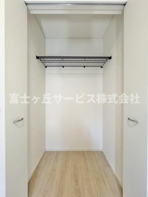 【収納】 | 静岡市清水区押切 7期 新築一戸建て | 玄関にあるシューズクロークです