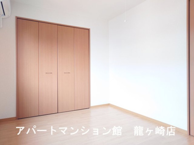 【寝室】 | 雫Ⅱ(しずく） | 収納豊富な寝室