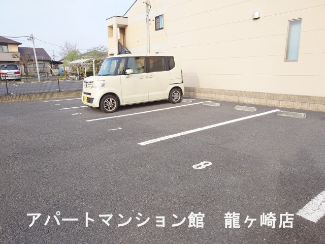 雫Ⅱ(しずく）の駐車場