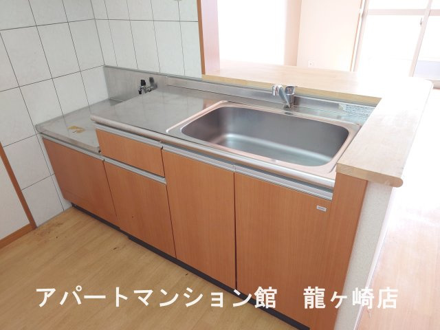 雫Ⅱ(しずく）のキッチン|リビングが見渡せるカウンターキッチン♪