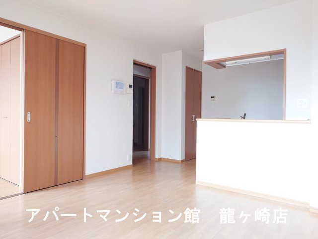 雫Ⅱ(しずく）の内装|オシャレなカウンターキッチン♪