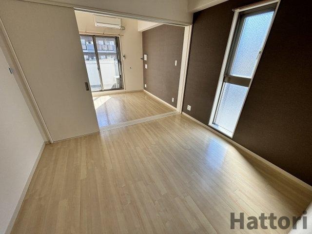 ルクレ新大阪レジデンスの居間・リビング