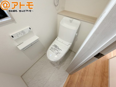【トイレ】 | 葵区与一4丁目　新築戸建　2号棟 | 年代を問わず使いやすい洗浄機能付きのトイレ♪肌への負担をも減らせるのでお子様の敏感なお肌も安心！