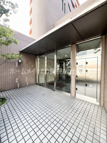大阪市鶴見区浜５丁目の賃貸マンションのエントランス