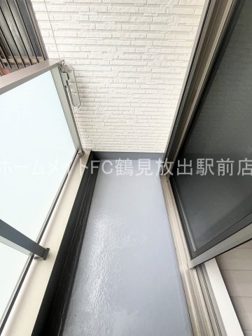 東大阪市森河内西１丁目のアパートのバルコニー